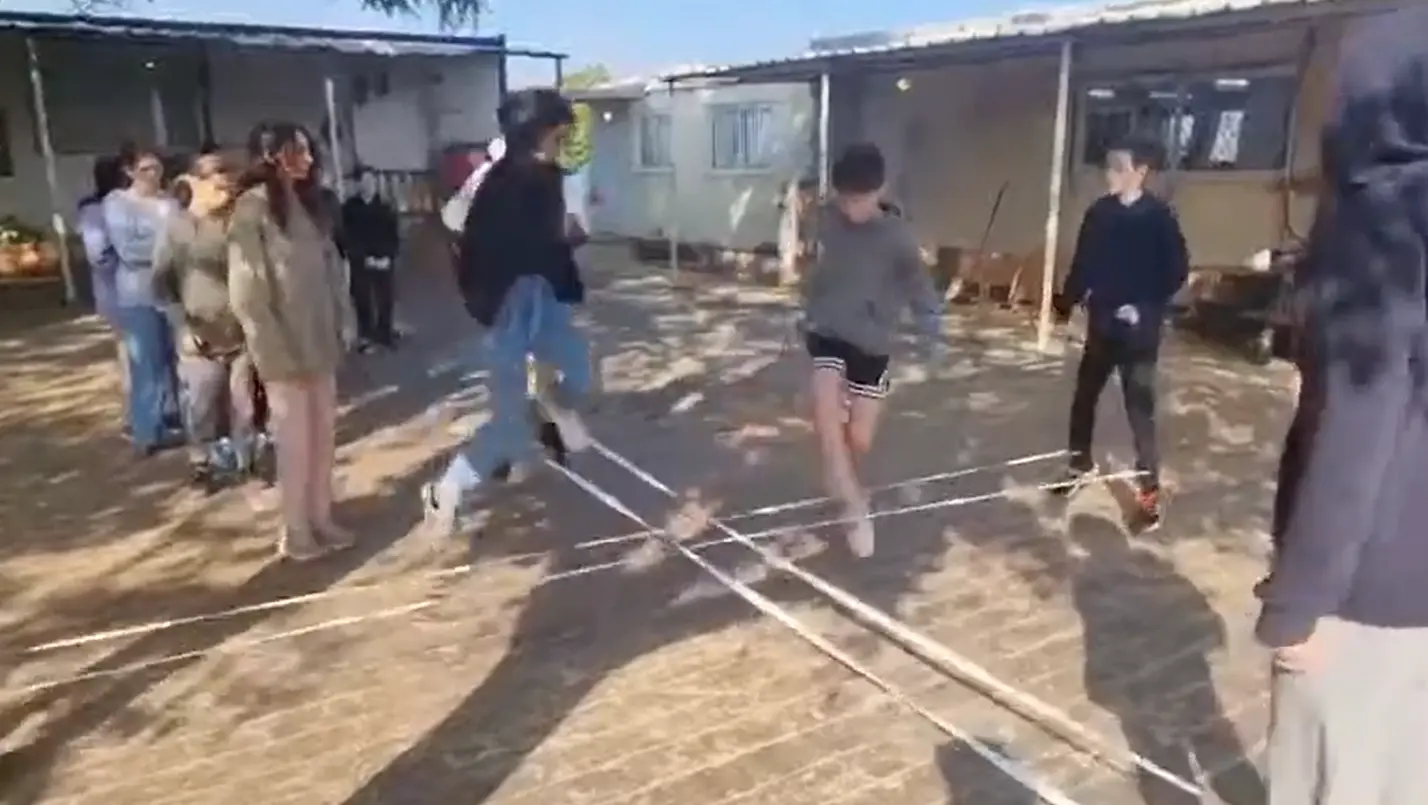 תלמידי כיתה ו